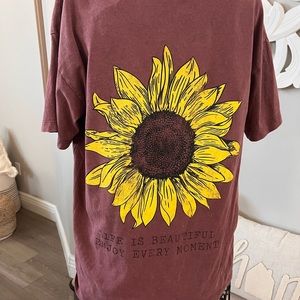 Women’s small  urban Nation shirt